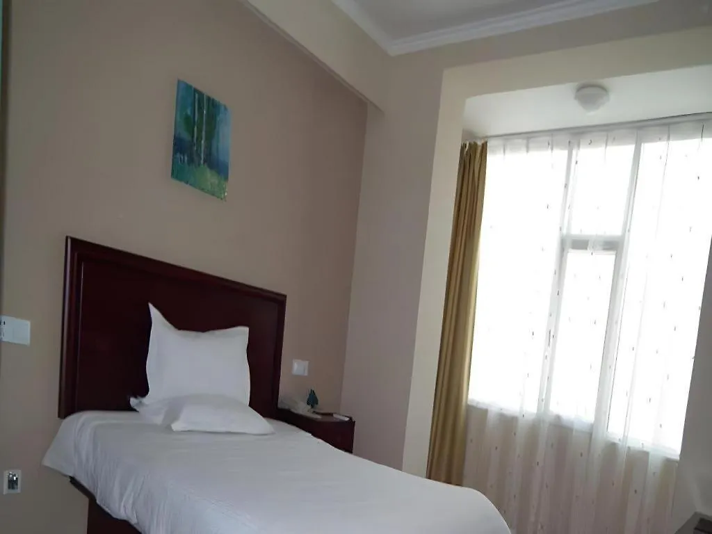 Greentree Inn Lu Yi County Zi Qi Avenue Branch Luyi 3*,  Китай