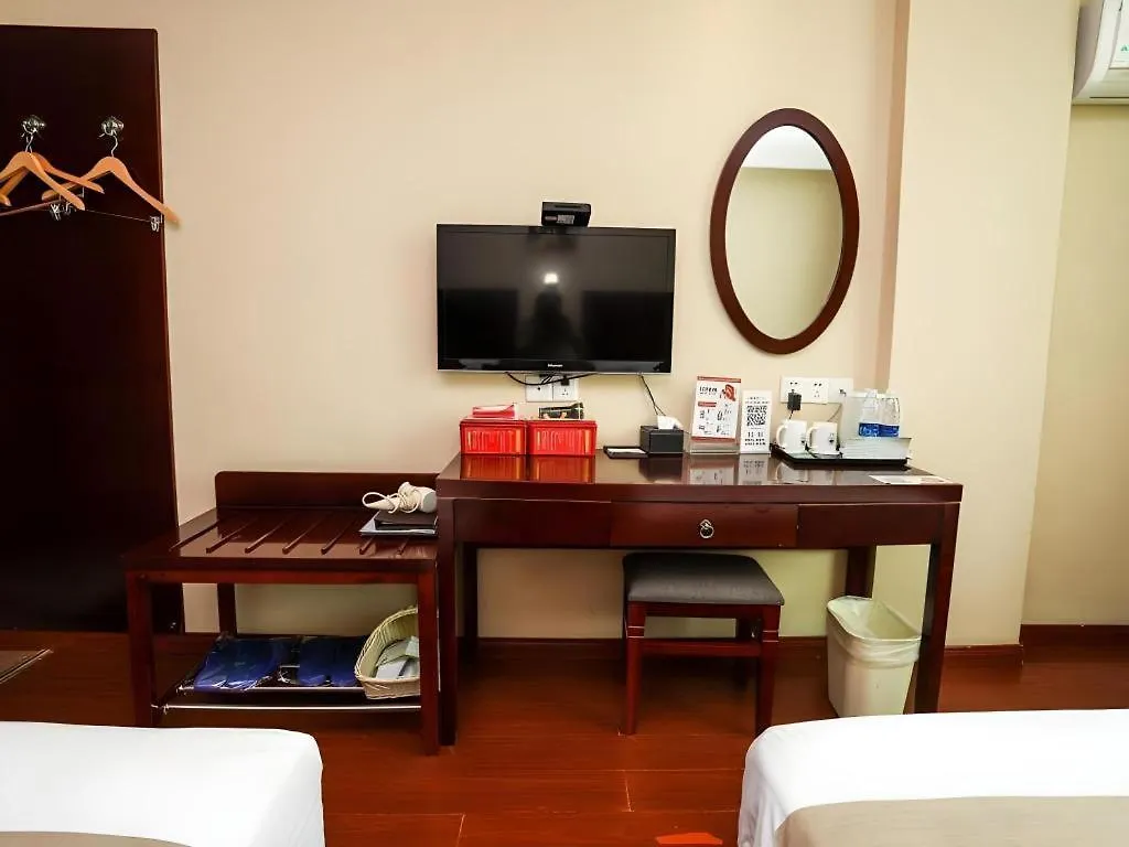 Greentree Inn Lu Yi County Zi Qi Avenue Branch Luyi 3*,  Китай