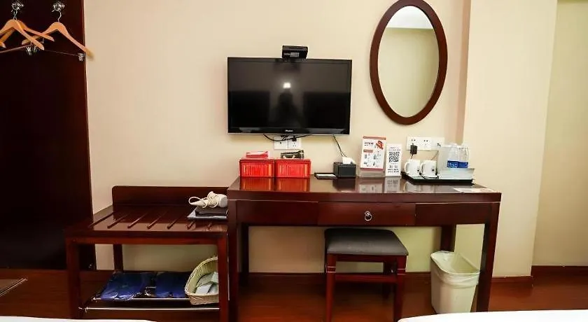 *** Отель Greentree Inn Lu Yi County Zi Qi Avenue Branch Luyi Китай