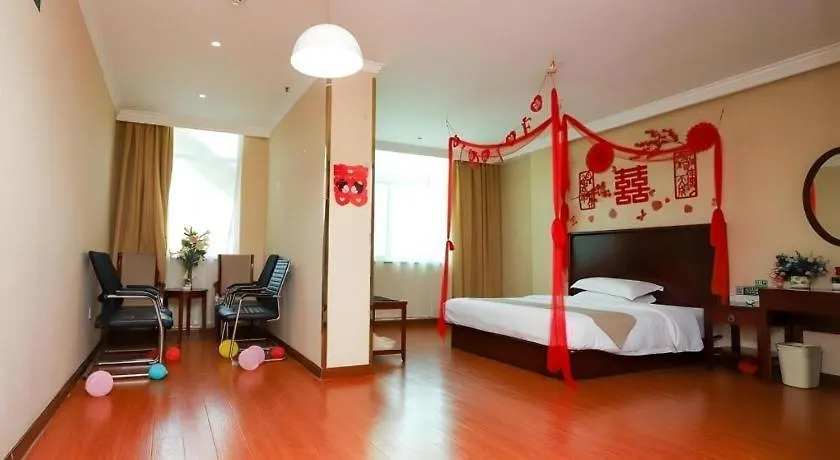 Greentree Inn Lu Yi County Zi Qi Avenue Branch Luyi 3*,  Китай
