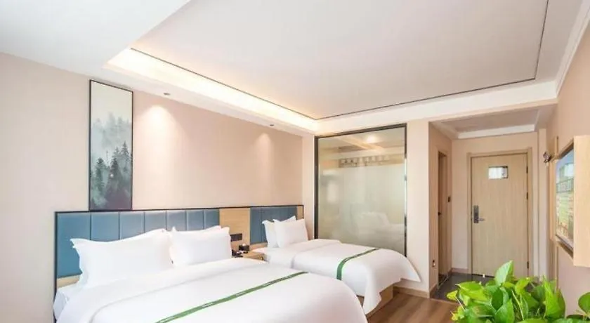 Greentree Inn Lu Yi County Zi Qi Avenue Branch Luyi 3*,  Китай