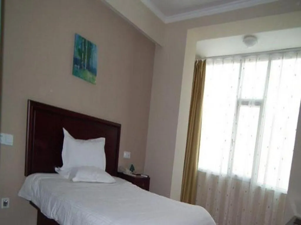 Отель Greentree Inn Lu Yi County Zi Qi Avenue Branch Luyi