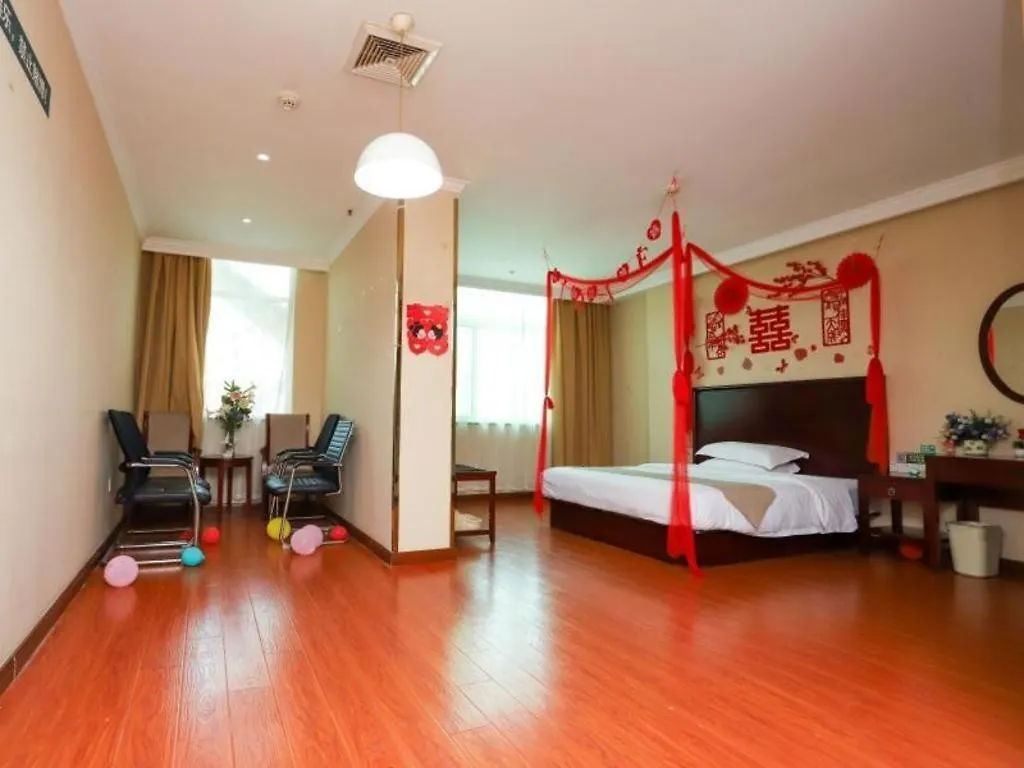 Отель Greentree Inn Lu Yi County Zi Qi Avenue Branch Luyi
