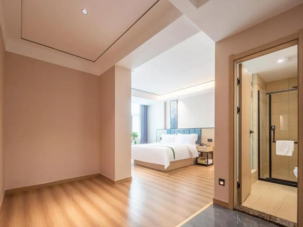 Отель Greentree Inn Lu Yi County Zi Qi Avenue Branch Luyi